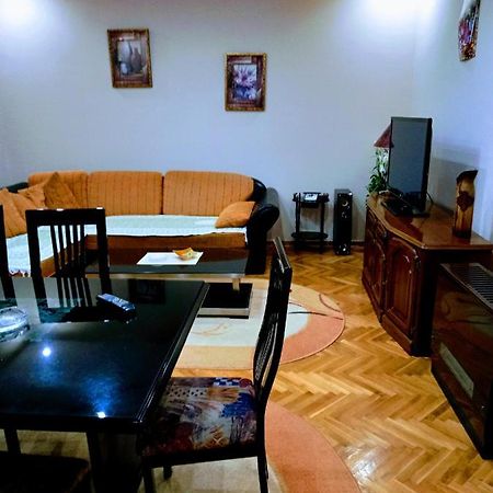 Stan Na Dan J & M Daire Vrsac Dış mekan fotoğraf